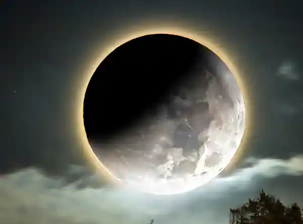 Artistic representation of a solar eclipse visible through clouds during a solar eclipse in Spain.